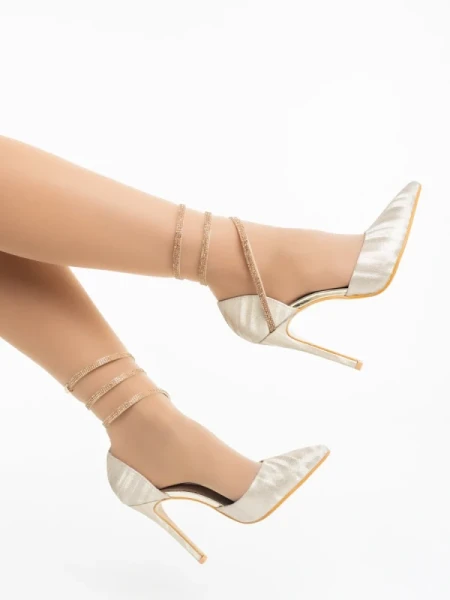 Radica aranyszinű női magassarkú cipő textil anyagból