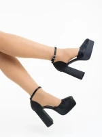 Brilia fekete női magassarkú cipő textil anyagból