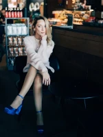 Brilia kék női magassarkú cipő textil anyagból