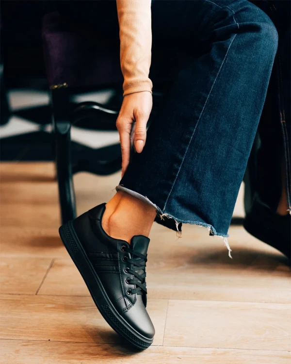 Mivara fekete női sportcipő ökológiai bőrből