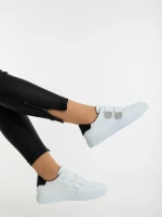 Mikana fekete fehér női sportcipő ökológiai bőrből