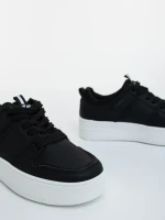 Sikara fekete fehér női sportcipő ökológiai bőrből