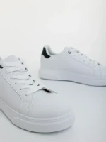 Karcen fehér és piros férfi sportcipő ökológiai bőrből