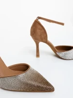 Sozara tevebarna női magassarkú cipő textil anyagból