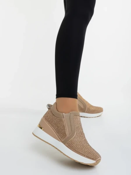 Lovara bézs női sportcipő textil anyagból