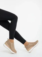 Lovara bézs női sportcipő textil anyagból