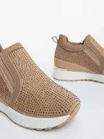 Lovara bézs női sportcipő textil anyagból