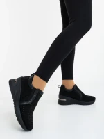 Lovara fekete női sportcipő textil anyagból