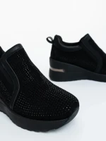 Lovara fekete női sportcipő textil anyagból
