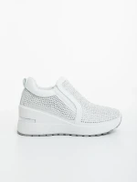 Lovara fehér női sportcipő textil anyagból