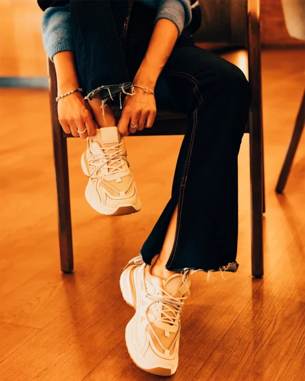 Lotiva bézs női sportcipő ökológiai bőrből és textil anyagból