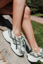 Elle fehér és ezüstszinű női sportcipő ökológiai bőrből és textil anyagból