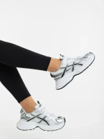 Elle fehér és ezüstszinű női sportcipő ökológiai bőrből és textil anyagból