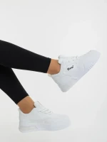 Aresia fehér női sportcipő ökológiai bőrből
