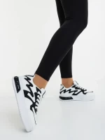 Sindria fekete fehér női sportcipő ökológiai bőrből és textil anyagból