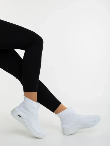 Renara fehér női sportcipő textil anyagból