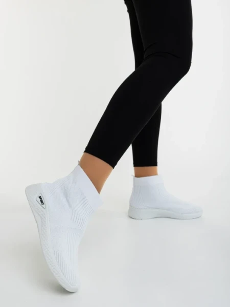 Renara fehér női sportcipő textil anyagból