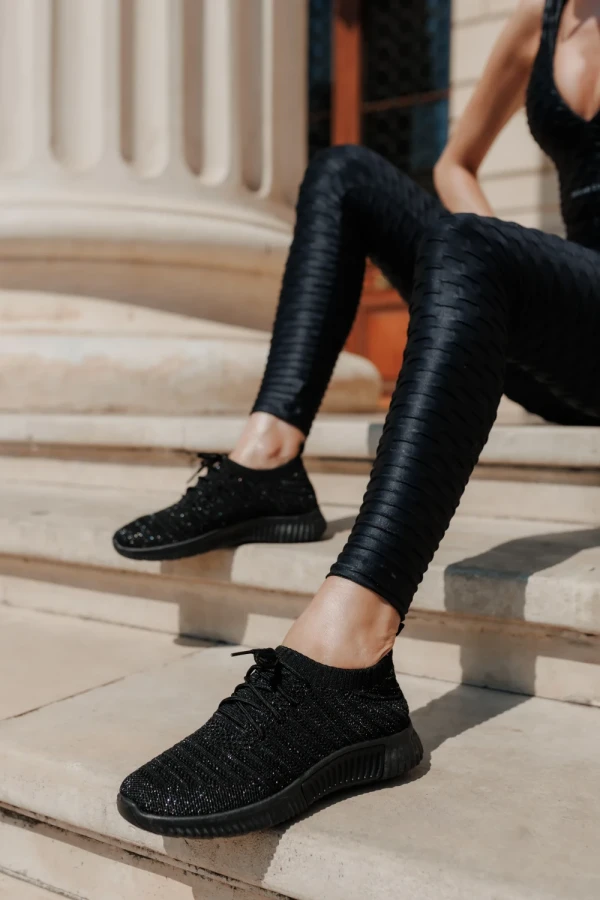 Alenia fekete női sportcipő ezüstszinű betétekkel textil anyagból