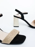 Astaria fekete női magassarkú szandál textil anyagból