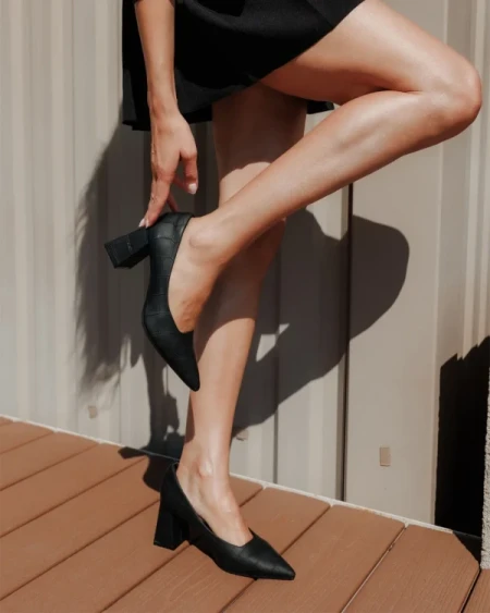 Ludena fekete női magassarkú cipő ökológiai bőrből