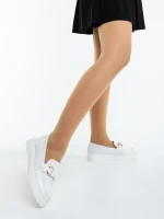 Zeria fehér női félcipő lakkozott ökológiai bőrből