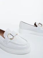 Zeria fehér női félcipő lakkozott ökológiai bőrből