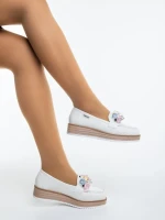 Surena fehér női félcipő textil anyagból