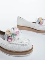 Surena fehér női félcipő textil anyagból