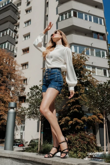 Lavania fekete női magassarkú szandál textil anyagból