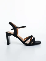 Lavania fekete női magassarkú szandál textil anyagból