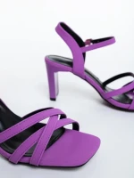 Lavania lila női magassarkú szandál textil anyagból
