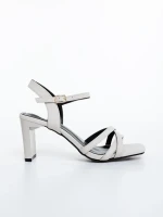 Lavania bézs női magassarkú szandál textil anyagból