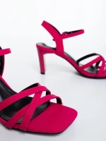 Lavania rózsaszin női magassarkú szandál textil anyagból
