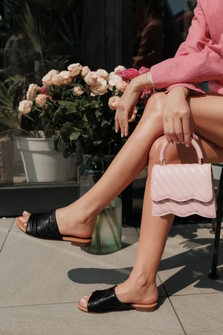 Kaina fekete női papucs ökológiai bőrből