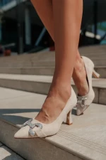 Amandi bézs női magassarkú cipő textil anyagból