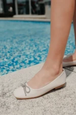 Ativa bézs női balerina lakkozott ökológiai bőrből