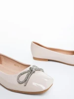 Ativa bézs női balerina lakkozott ökológiai bőrből