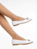 Ativa fehér női balerina lakkozott ökológiai bőrből