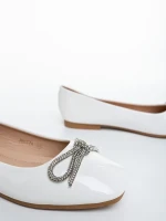 Ativa fehér női balerina lakkozott ökológiai bőrből