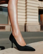 Mezara fekete női magassarkú cipő textil anyagból