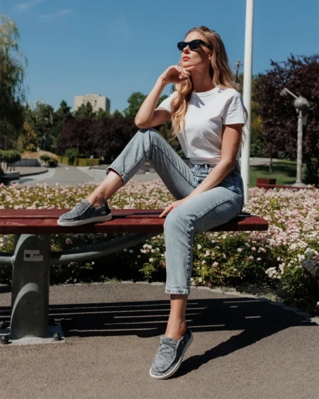 Maziva fekete női alkalmi cipő textil anyagból