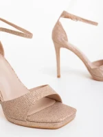 Cadara pezsgőszinű női szandál textil anygaból