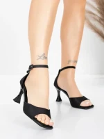 Karcsú sarkú női szandál 5GZ90 Fekete | Mei » MeiMall.hu