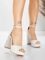 Vastag sarkú szandál és platform 5KV71 Fehér | Mei » MeiMall.hu