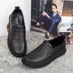 Elegáns férfi cipő HT8215 Fekete (L16) Mels